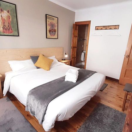 Hostal Fonda Prat Puigcerda Exterior photo