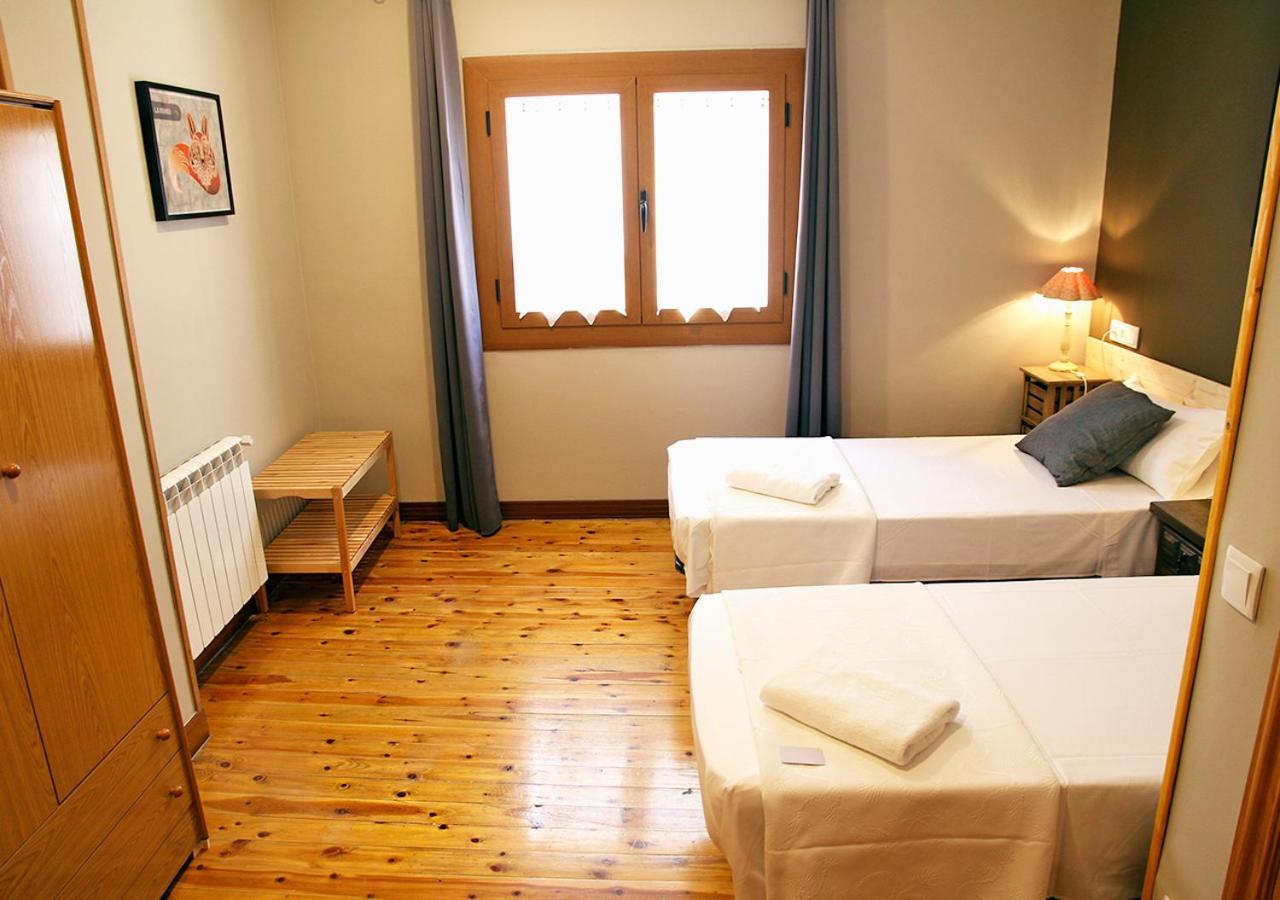 Hostal Fonda Prat Puigcerda Exterior photo