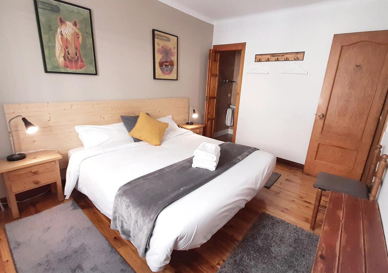 Hostal Fonda Prat Puigcerda Exterior photo